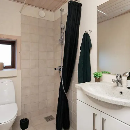 Three-bedroom In 20 洛肯